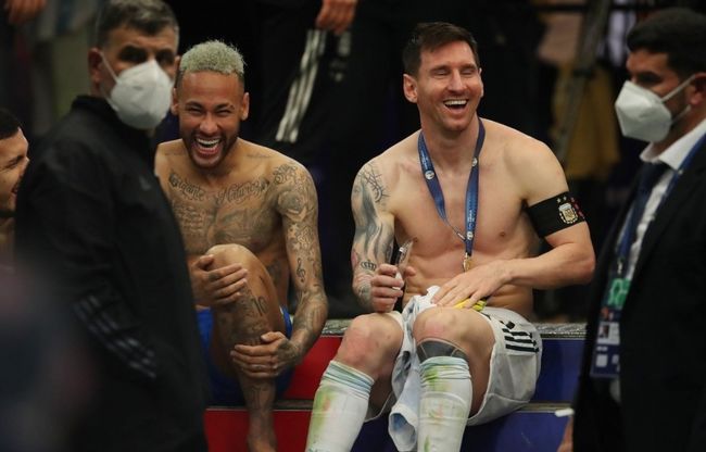 如边路推进 如边路推进